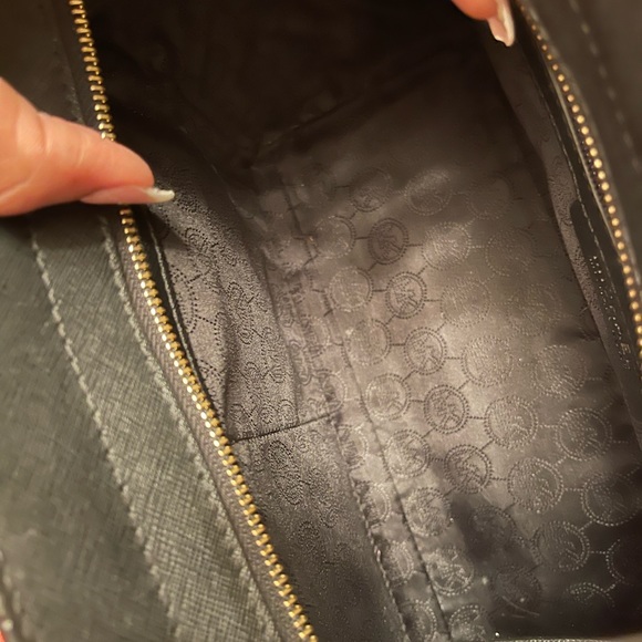 Authentic Michael Kors handbag with studs - Picture 2 of 4